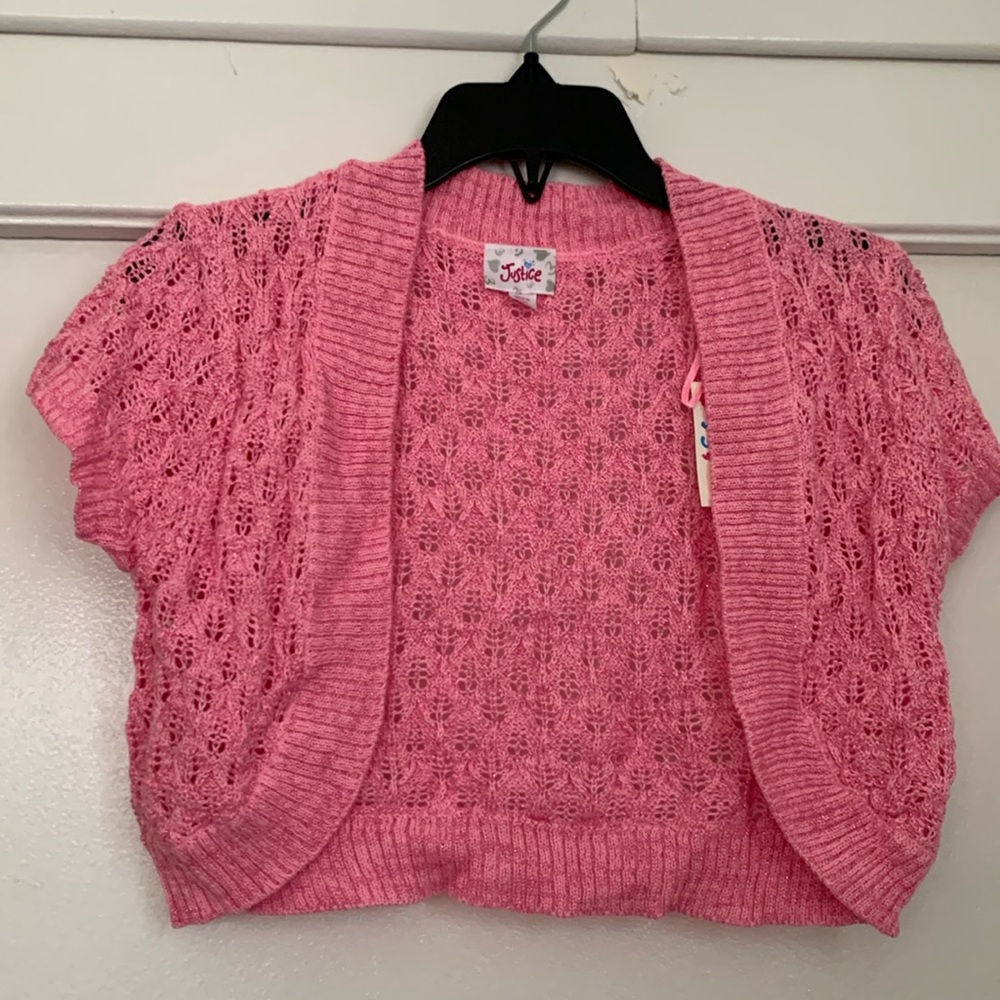 90% Acrylic, 6% Polyester, 4% other fiber